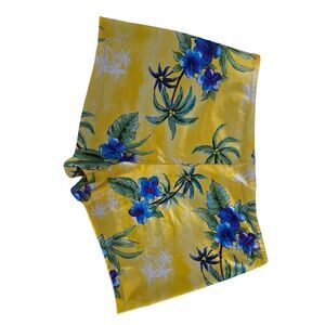 Concert yellow shorts floral